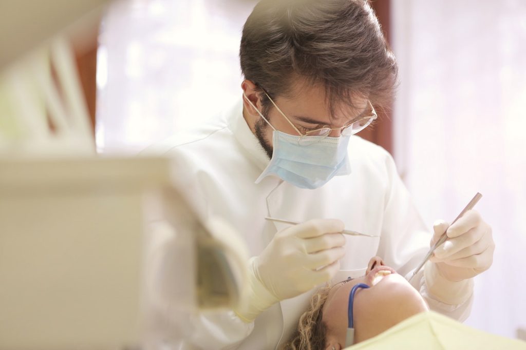 Todo lo que debes saber sobre las endodoncias - Clínica dental Madrid | Dental Corbella